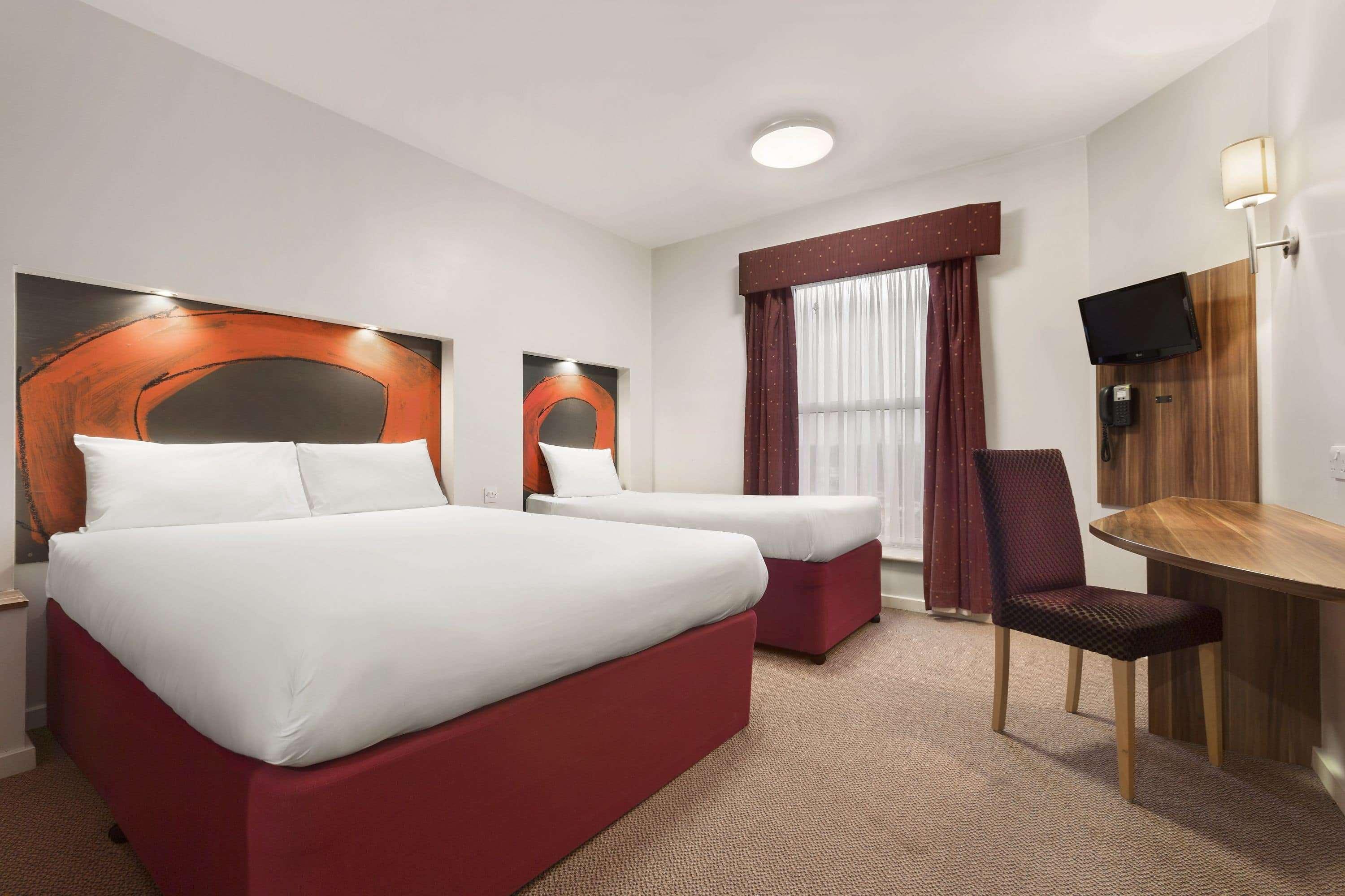 Ramada London Stansted Airport Ξενοδοχείο Μπίσοπς Στόρτφορντ Εξωτερικό φωτογραφία