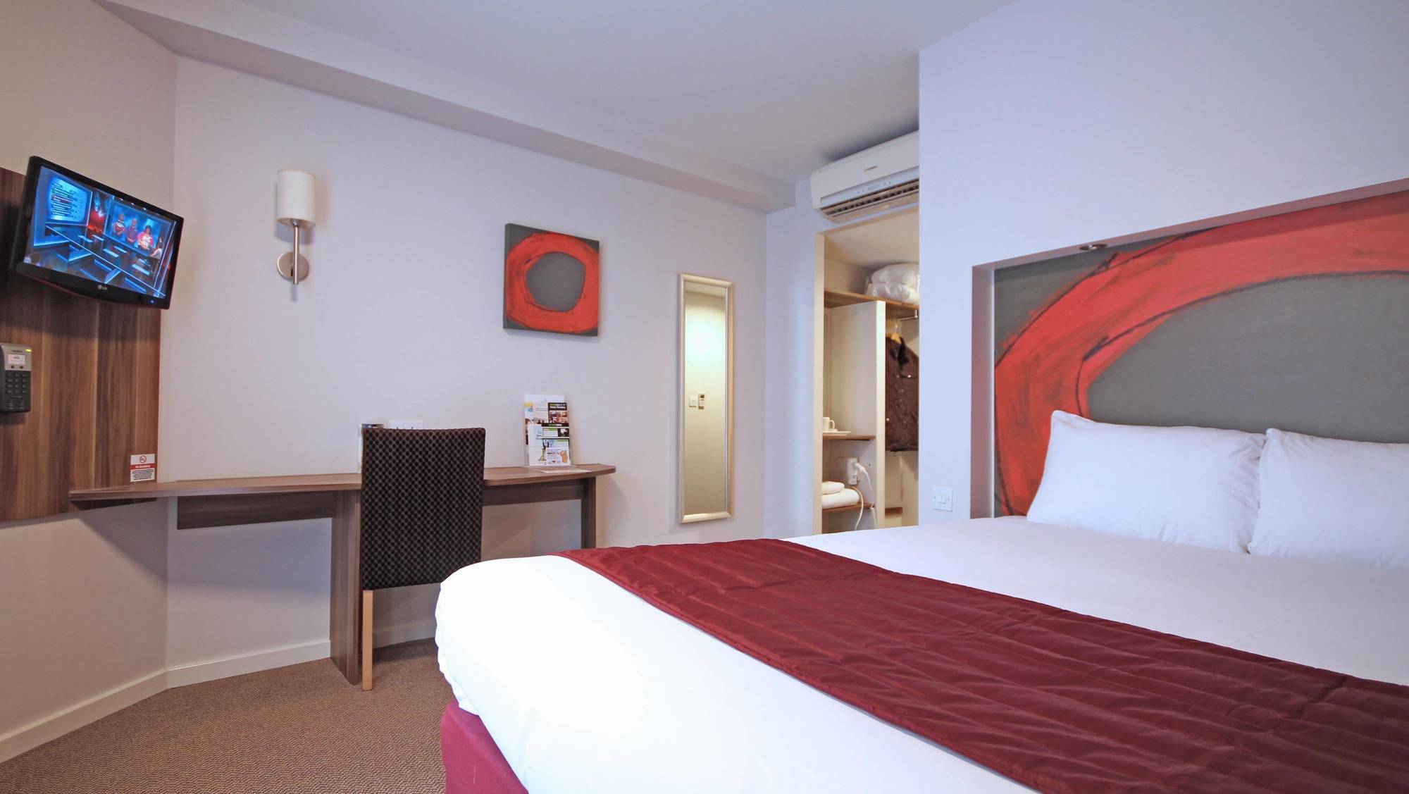 Ramada London Stansted Airport Ξενοδοχείο Μπίσοπς Στόρτφορντ Εξωτερικό φωτογραφία